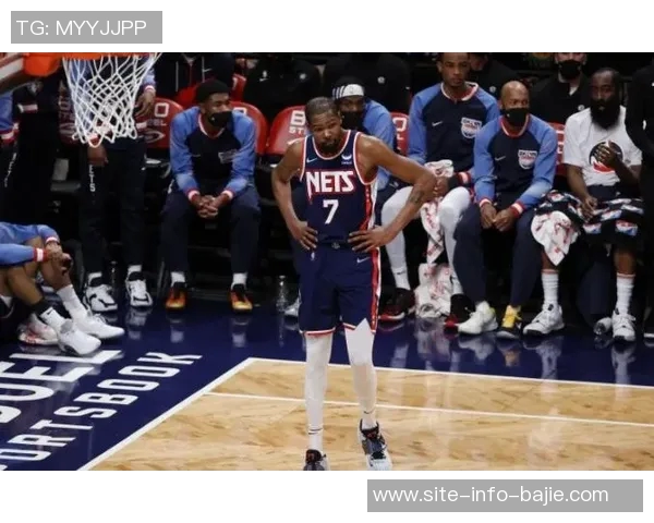 阿德巴约提前离场因脚部不适明日将进行详细检查以确定伤情 阿德巴约提前离场因脚部不适明日将进行详细检查以确定伤情