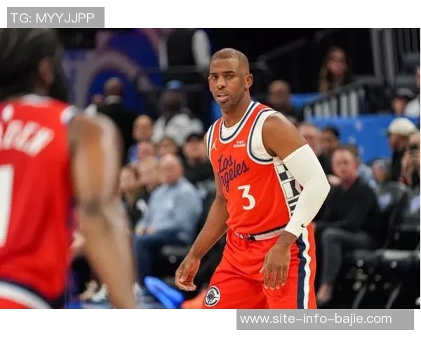 快船赢球却气氛沉闷保罗多次尝试激活球队氛围未果