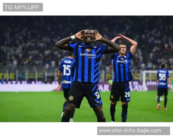 巴萨米兰关注曼城后卫阿克要价2000万不愿意租借